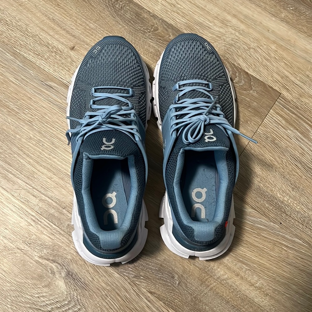 On cloudswift running shoe